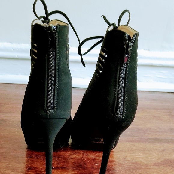 Shoes - Picture 2 of 3